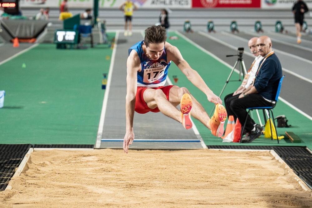 Luka Bošković i nebeski skok za finale Evropskog prvenstva!