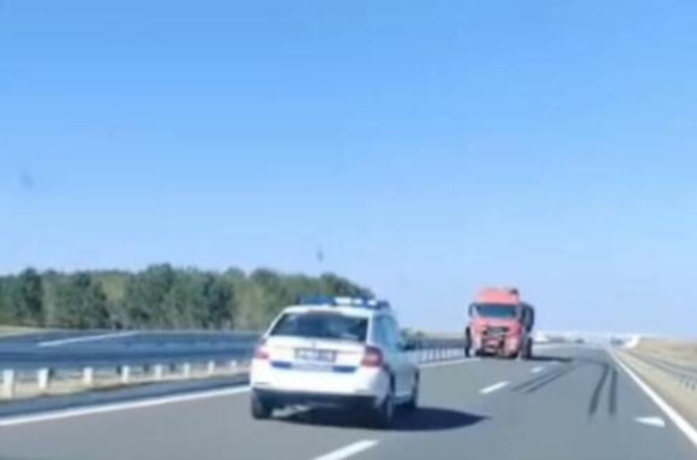 Kamion u kontrasmeru na putu Šabac–Loznica: Jeziva scena snimljena kamerom (VIDEO)