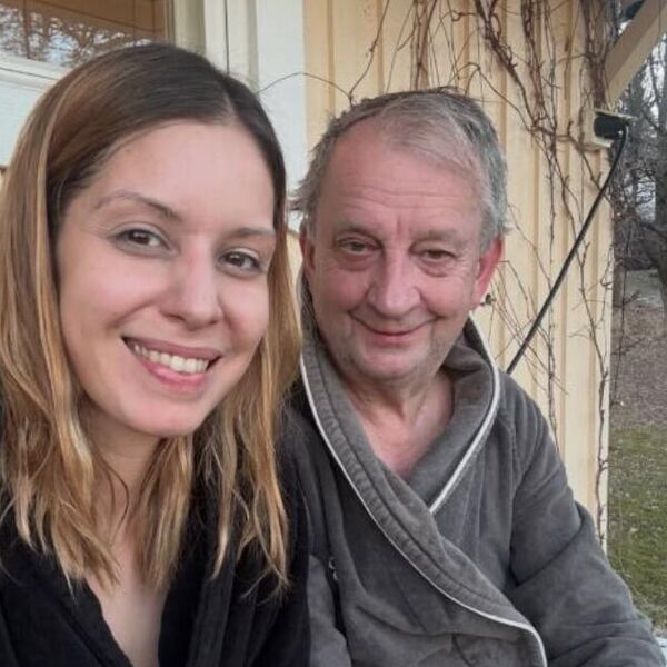 Političar (72) oženio 34 godine mlađu voditeljku: Njihova ljubav šokirala milione, sad se ona oglasila pa... (FOTO)
