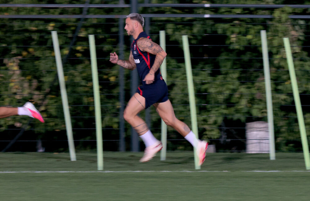 Marko Arnautović na treningu u ponedeljak uveče pred revanš Crvene zvezde i Hapoel Ber Ševa u trećem kolu kvalifikacija za Ligu šampiona