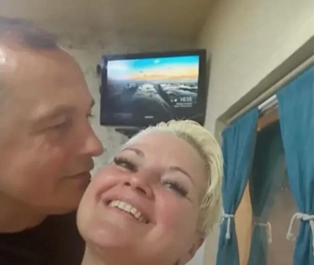 MAJA NIKOLIĆ SE SNIMILA U NOVOJ AKCIJI SA MUŽEM! Nakon plaže, sad osvanuo KUĆNI SNIMAK! Ljudi u šoku