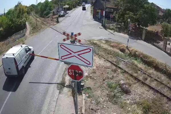 Jeziva scena u Beogradu snimljena kamerom: Železnice Srbije upozoravaju na grešku koja može biti kobna (VIDEO)