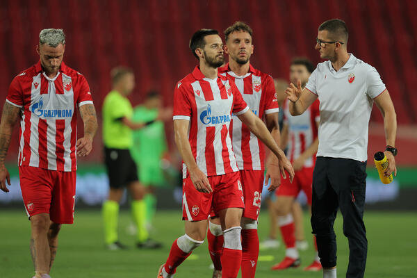 Muk posle eliminacije: Fudbaleri Zvezde bez izjava za medije!