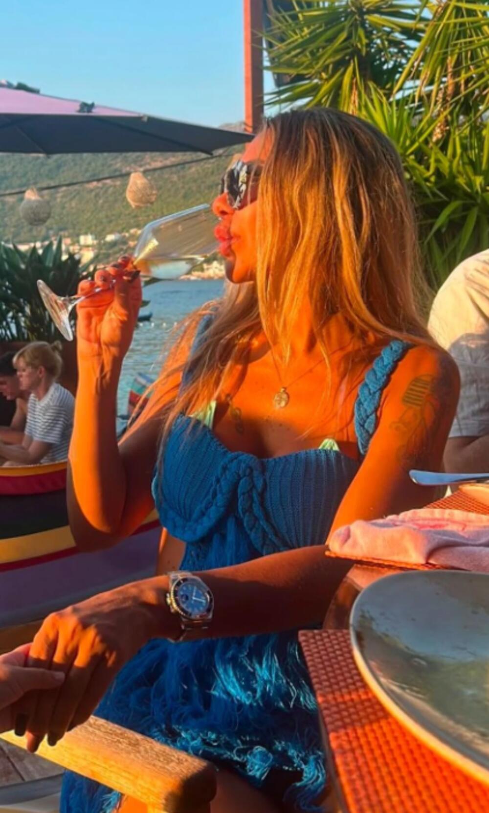 ANELI RAZOTKRILA ASMINA, TVRDI DA JE ZABORAVIO NA ĆERKU: Pomenula i poruke sa MAJOM MARINKOVIĆ, pisala joj je...