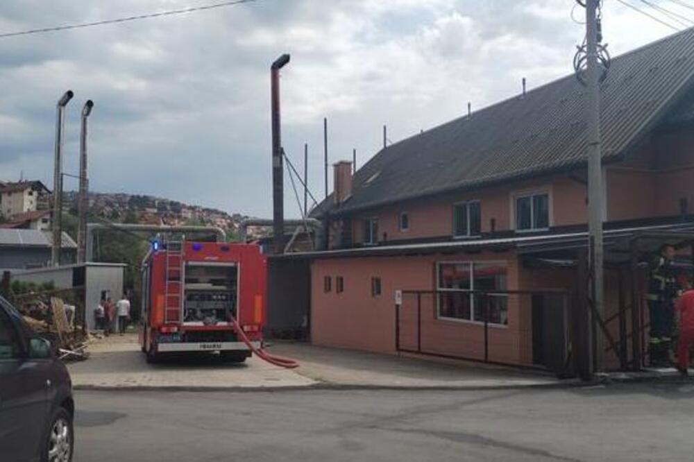 Još jedna vatrena stihija u Srbiji: Buknuo požar na odžaku poznate fabrike kafe, vatrogasci brzo reagovali (FOTO)