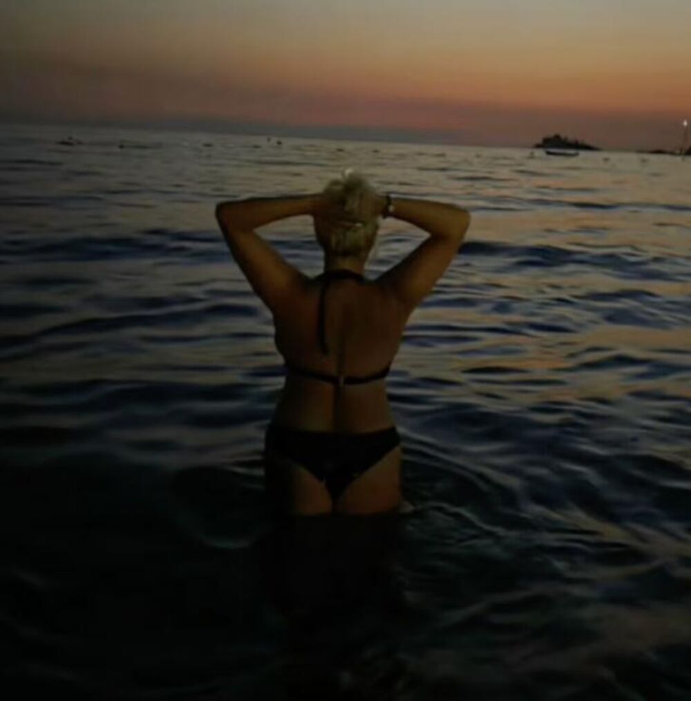 Ana Milanović na moru