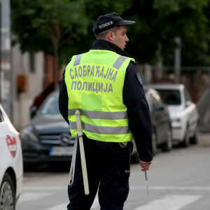 Policija pretresa vozila na putevima ka moru: Češljaju sve turističke autobuse, ovo je razlog!