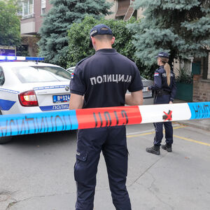 RADENKO JE SEDEO U STANU TRUDNE VERENICE KAD MU JE ZAZVONIO TELEFON: Sručili su 19 metaka u njega, a MISTERIJA JE..