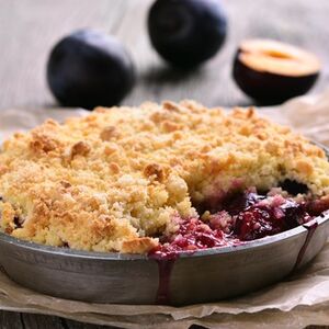 Starinski recept za kolač od šljiva koji se pravi bez kora i komplikovanja: Šljivopita se lepi za nepce, pun ukus!