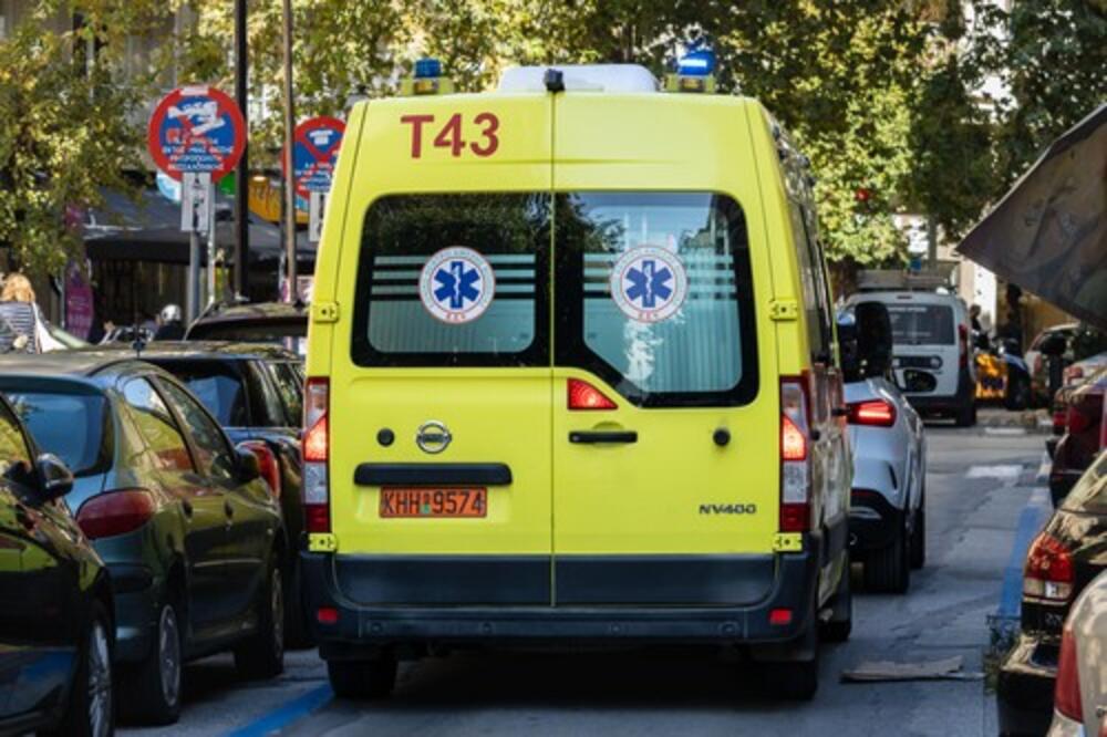 HOROR NA GRČKOM OSTRVU! Tinejdžera udarila STRUJA DOK SE TUŠIRAO, kolabrao u kupatilu - U SEKUNDI JE BIO MRTAV!