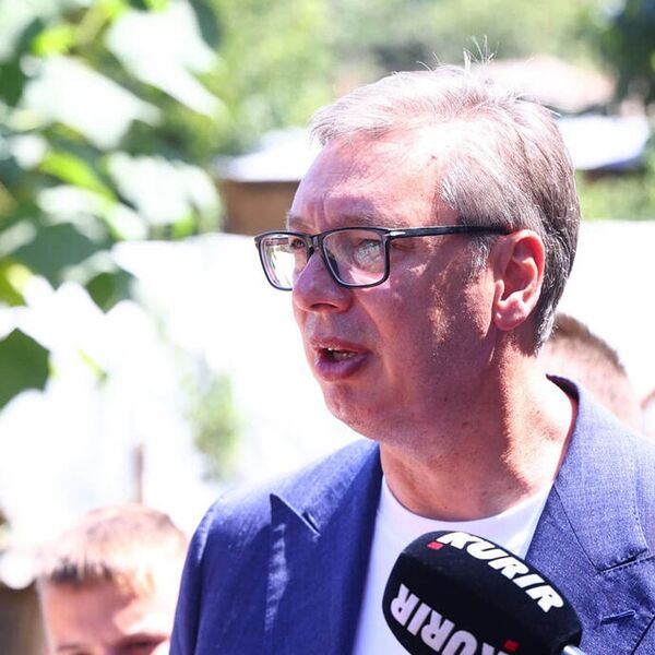 STIŽE NOVAC ZA RODITELJE U SRBIJI! Predsednik Vučić saopštio lepe vesti!