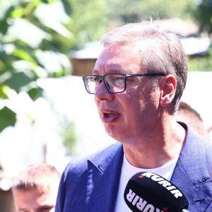 STIŽE NOVAC ZA RODITELJE U SRBIJI! Predsednik Vučić saopštio lepe vesti!