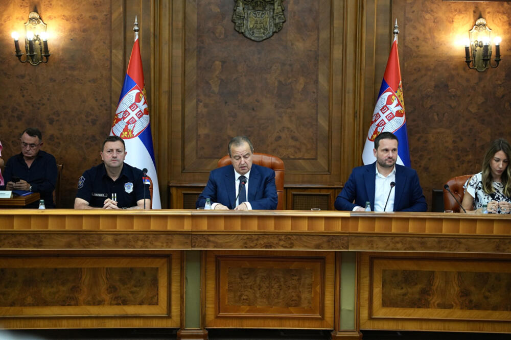 Održana nova sednica Štaba za vanredne situacije: Požari butke na više lokacija - ove mere su hitno donete