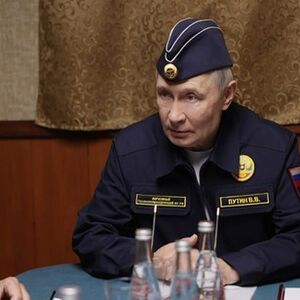 PUTIN U MORNARIČKOJ UNIFORMI NA OSTRVU KOJE JAPAN SVOJATA: Tokio odmah reagovao!