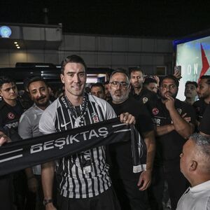 Tačno u cent: Bešiktaš objavio platu Dušana Vlahovića!