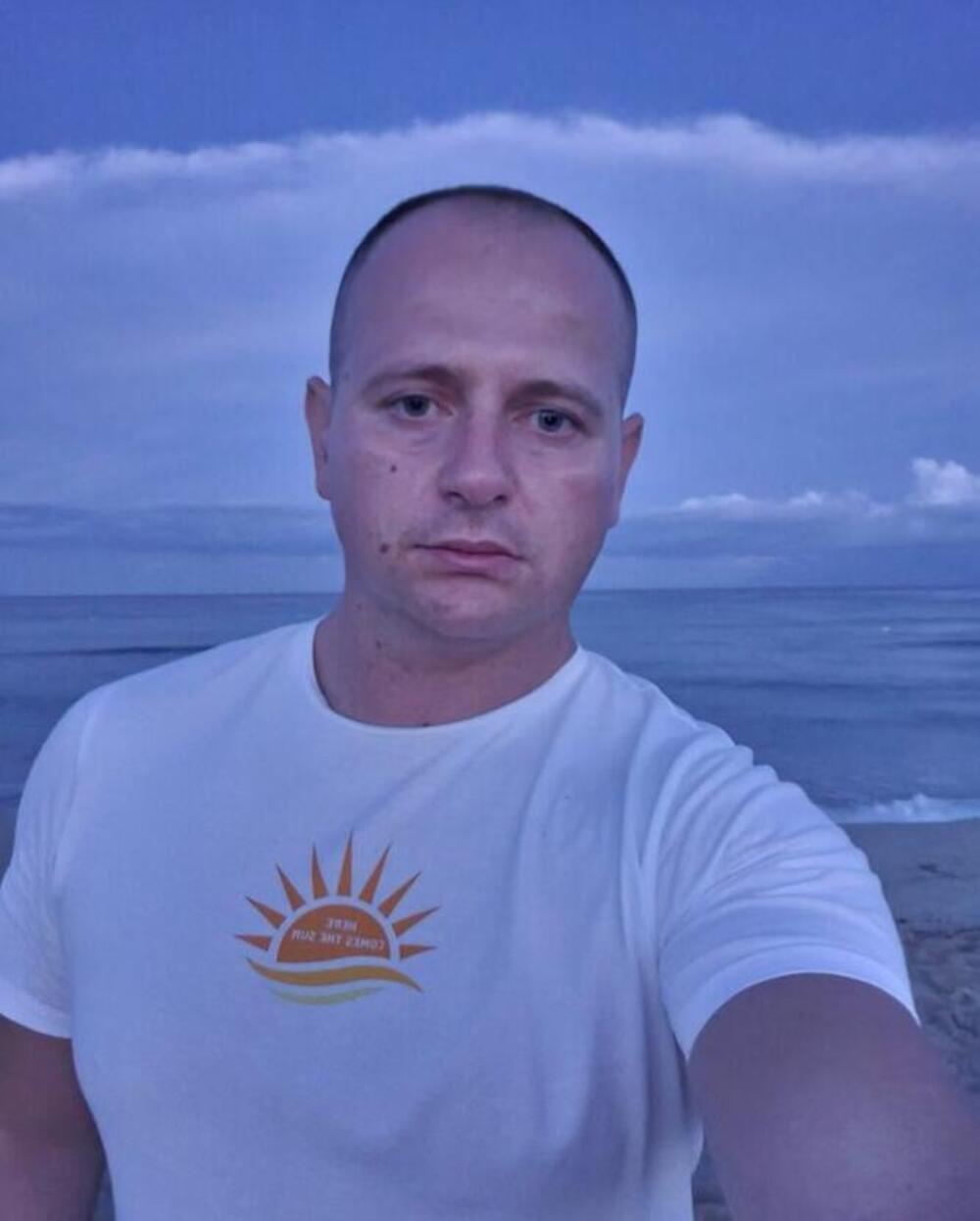 "Nisam mogao da dozvolim da se dete udavi" Skočio u talase sa ćerkom da spasi dete: Ivan postao heroj u Grčkoj
