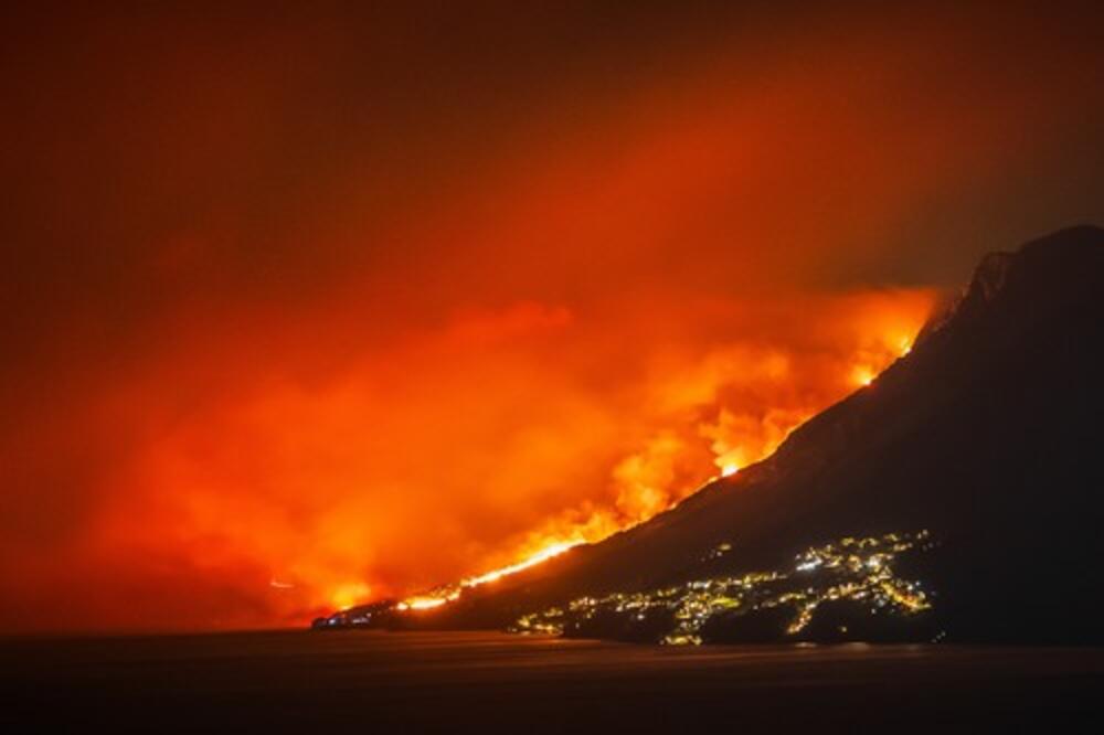 CRVENI SE OBALA JADRANA! Katastrofa u Dalmaciji vidljiva iz svemira - objavljena jeziva mapa, oglasila se i NASA!