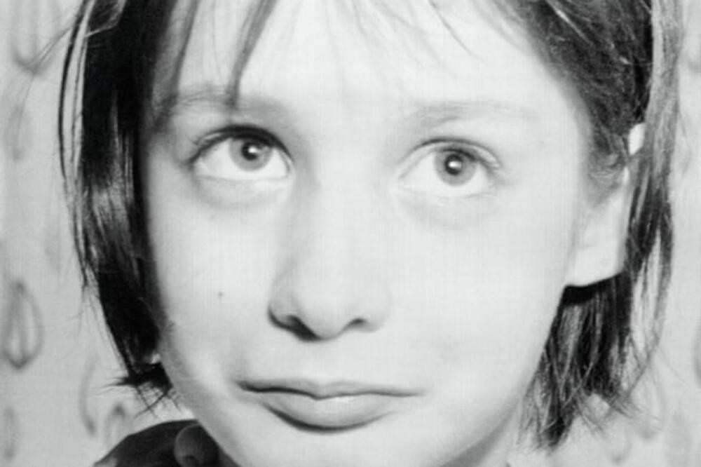 Imala 26 kilograma, NIJE UMELA DA PRIČA, a ruke... 13 godina bila VEZANA ZA NOŠU ILI KREVETAC, iza HORORA BIO ON!
