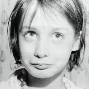 Imala 26 kilograma, NIJE UMELA DA PRIČA, a ruke... 13 godina bila VEZANA ZA NOŠU ILI KREVETAC, iza HORORA BIO ON!