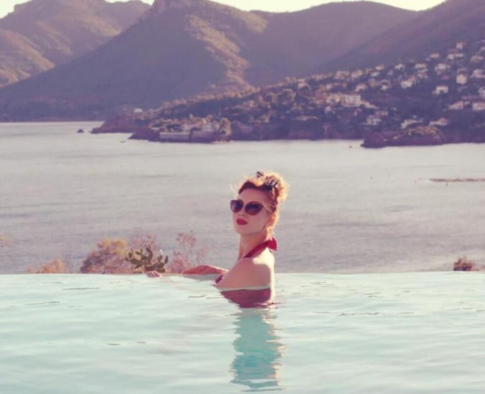 "BILO JE BIZARNO" Aneta otišla prvi put na nudističku plažu, a onda joj je prišao potpuno GO muškarac i ponudio OVO