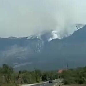 Požar iz Bosne i Hercegovine stigao u Hrvatsku! Gori Dinara, vatrogasci se bore sa vatrenom stihijom (VIDEO)