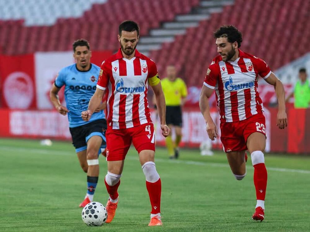 Nair Tiknizjan (desno) na utakmici Crvene zvezde i šabačke Mačve u sezoni 2026/27 Superlige Srbije
