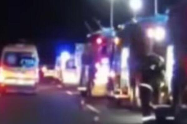 Autobus sledeo u jarak, pa se prevrnuo: Sumnja se da je OVO uzrok stravične nesreće u Mađarskoj, uhapšen vozač