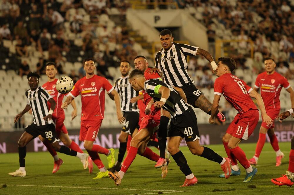 Partizan nikoga ne može da pobedi u prvenstvu: Radnički sa igračem manje odneo tri boda iz Humske 1!