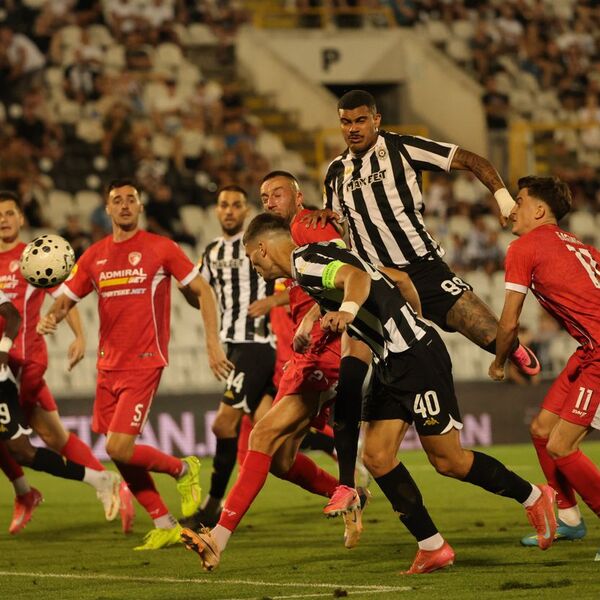 Partizan nikoga ne može da pobedi u prvenstvu: Radnički sa igračem manje odneo tri boda iz Humske 1!