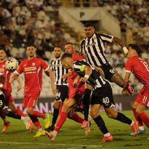 Partizan nikoga ne može da pobedi u prvenstvu: Radnički sa igračem manje odneo tri boda iz Humske 1!