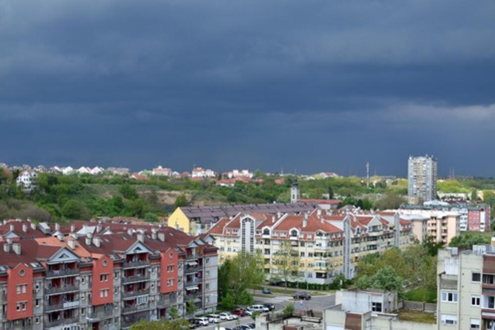 Velika promena vremena u Srbiji kreće večeras! Prvo 36 stepeni, a onda naglo počinje jako zahlađenje, grmljavina..