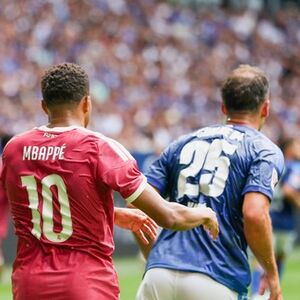 ŠTA MU JE OVO TREBALO? Sramotan potez Mbapea &ndash; izgubio duel, pa mučki udario, NISKO! (VIDEO)