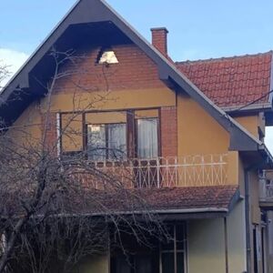Prodaje se kuća u Aleksincu za 35.000 evra, a evo ko može da je dobije za 28.000! 24 ara placa, voćnjak, bašta...