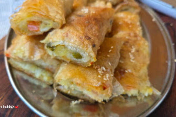Pita po bakinom receptu zbog koje ćete zaboraviti pekaru: Tako je hrskava i puna ukusnog nadeva, zapišite recept