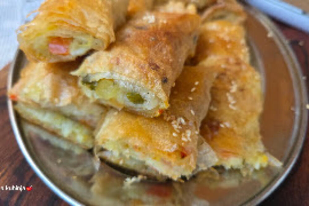 Pita po bakinom receptu zbog koje ćete zaboraviti pekaru: Tako je hrskava i puna ukusnog nadeva, zapišite recept