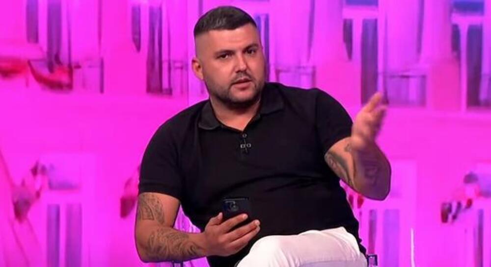 ŠOK NA PINKU, ASMIN POKAZAO DOKAZ DA JE KAČAVENDA UVALILA SINA U DUGOVE: Izneo teške optužbe (FOTO)
