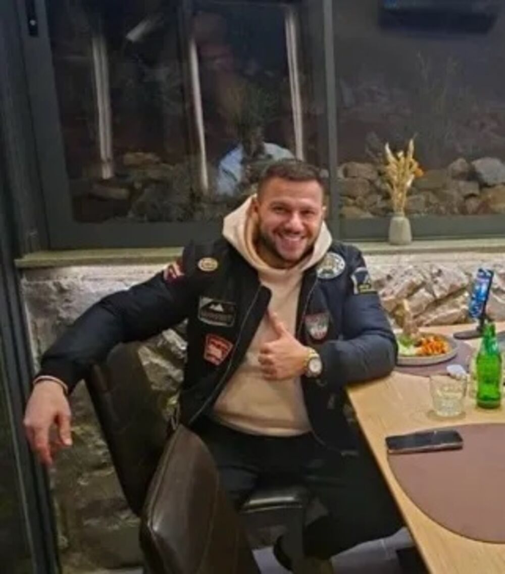 MUVAO SE SA ANELI, ALI I OSTALIMA, VAŽI ZA OPASNOG PLEJBOJA IZ HRVATSKE"! Ova mišićava ZVER ulazi u Elitu 10! FOTO
