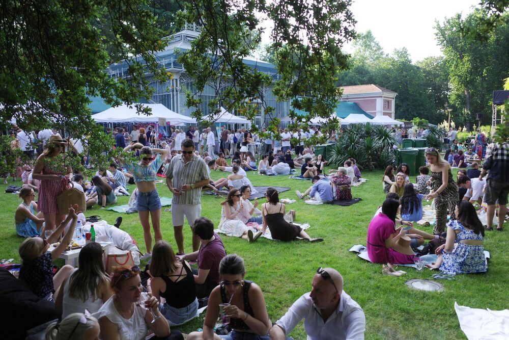 UniCredit Bank Wine Garden Summer Nights