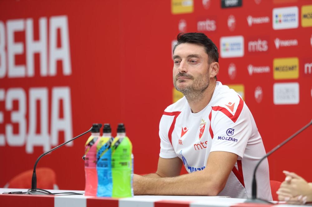 Potencijalni sastav Crvene zvezde za Viktoriju Plzenj: Rijera namenio specijalnu ulogu jednom igraču (Foto)