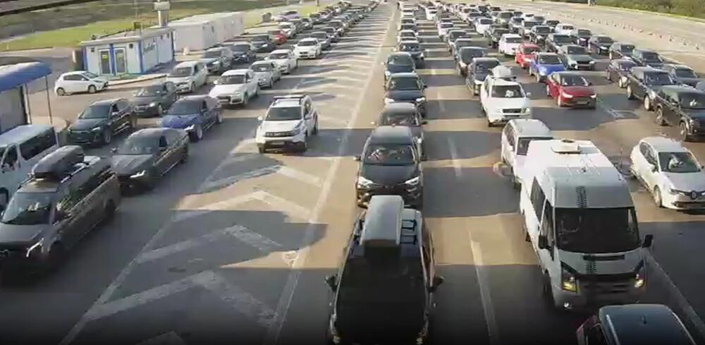 PRELAZAK GRANICE SADA MOŽE DA VAS KOŠTA 300 EVRA! Kolaps na ulazu u Srbiju, vozači čekaju satima, ovo je RAZLOG