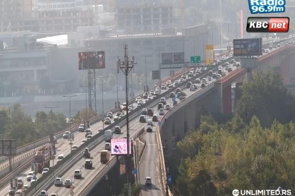 BEOGRAĐANI SE DEFINITIVNO VRAĆAJU SA ODMORA! Gužve iznenadile vozače, mnogi će danas zakasniti na posao! (FOTO)