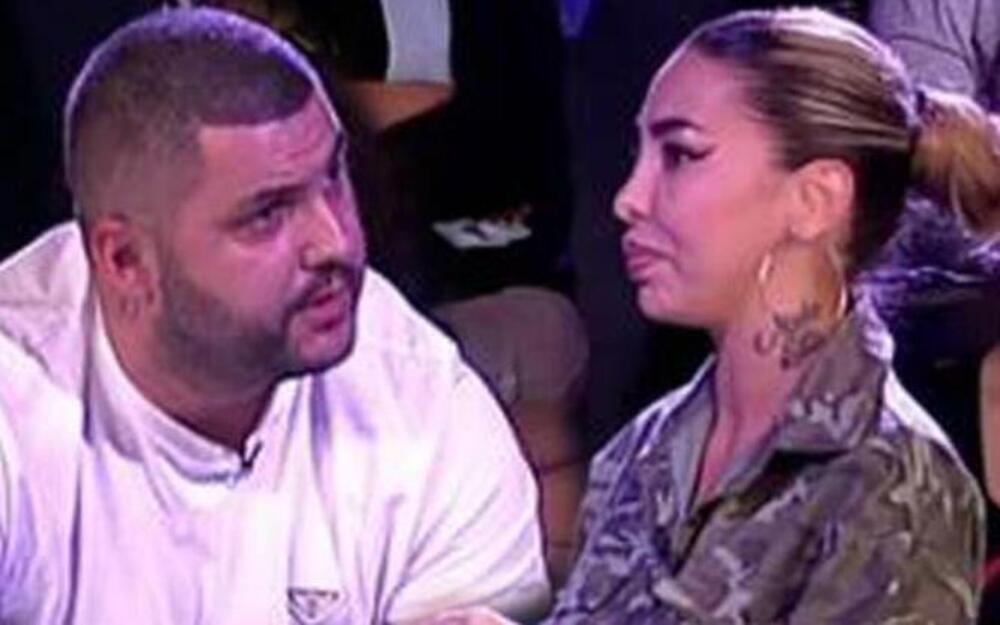 ANELI RAZOTKRILA ASMINA, TVRDI DA JE ZABORAVIO NA ĆERKU: Pomenula i poruke sa MAJOM MARINKOVIĆ, pisala joj je...