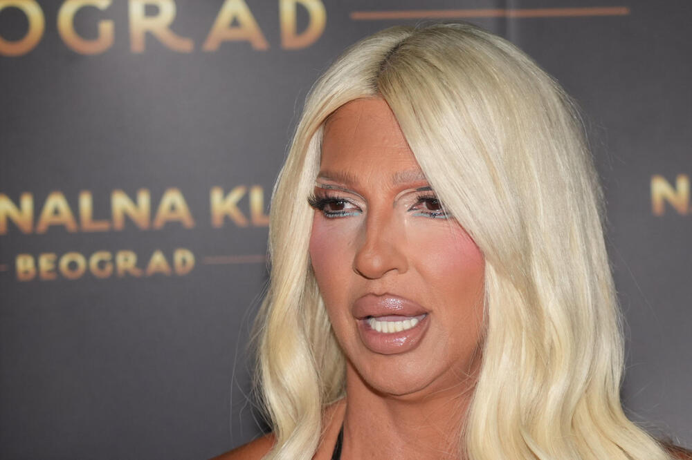 JELENA KARLEUŠA UŽIVO U EMISIJI ZAPRETILA OVOM POZNATOM ČOVEKU! Nakon njenih reči u studiju ZAVLADAO MUK! (VIDEO)