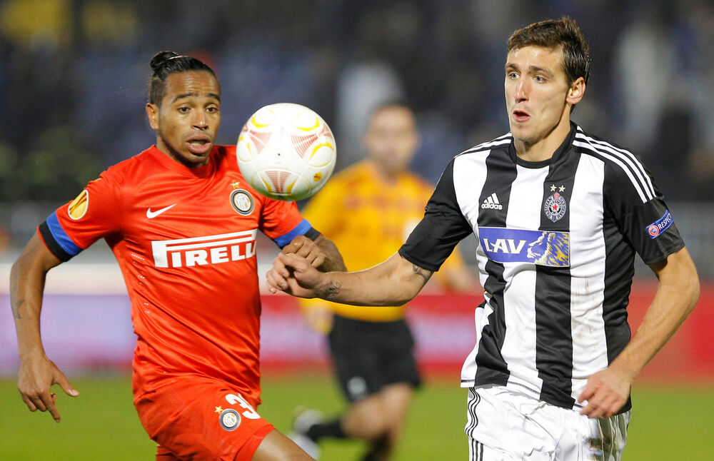 Alvaro Pereira i Stefan Šćepović na utakmici Partizana i Intera u grupnoj fazi Lige Evrope u sezoni 2012/13
