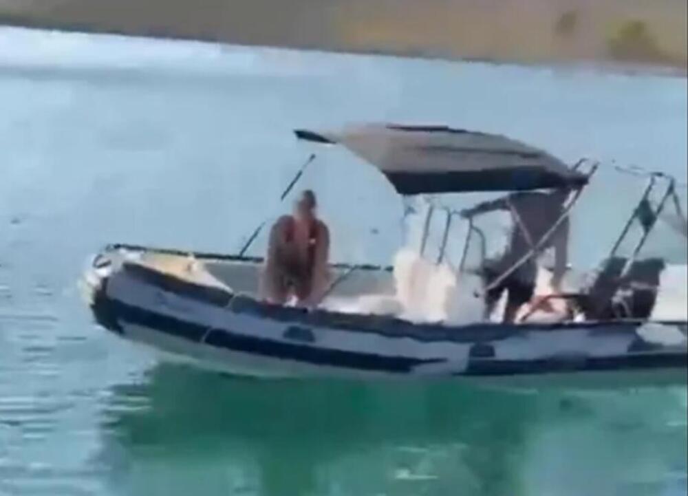 "DOĐI OVAMO, MAJMUNE!" Snimak iz Hrvatske šokirao region! Žena psovala Boga i urlala na ljude sve zbog... (VIDEO)