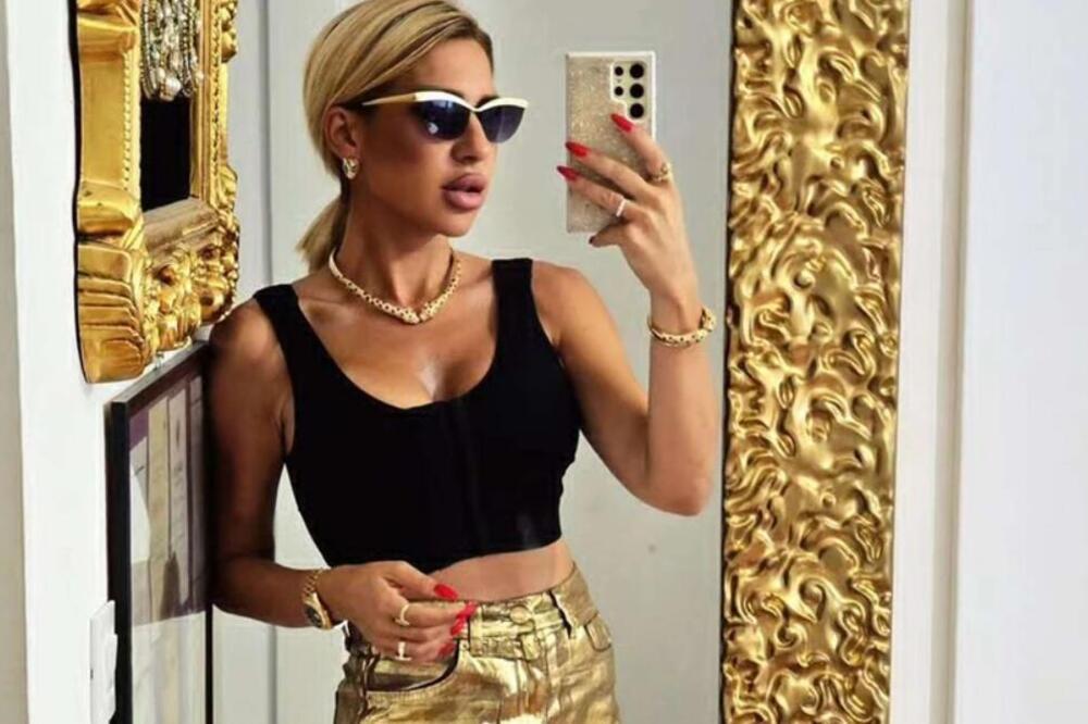 JEREMIĆEVA USRED KAFIĆA SAMO U STEZNIKU: Ne odvaja se od ćerke i Tigra, ovaj kadar vredi milione, ovo je njen SVET