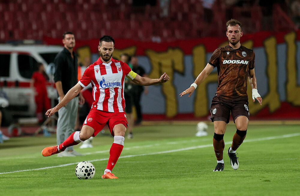 Detalj sa utakmice Crvene zvezde i Viktorije Plzenj u prvom meču plej-ofa za Ligu Evrope u sezoni 2026/27