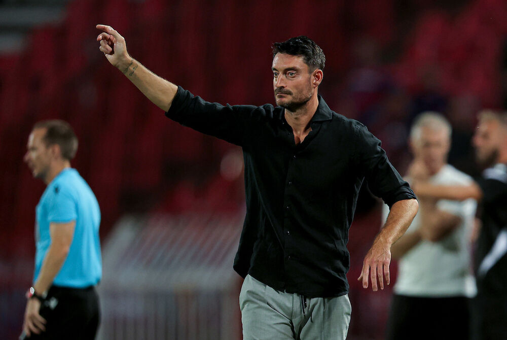 Albert Rijera na utakmici Crvene zvezde i Viktorije Plzenj u prvom meču plej-ofa za Ligu Evrope u sezoni 2026/27