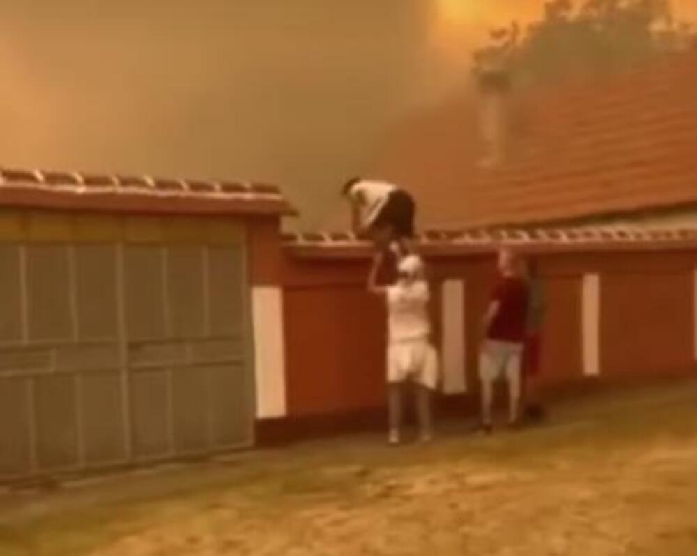 LJUDI SKAČU PREKO OGRADA KAKO BI SPASILI ŽIVU GLAVU: Pojavio se najstrašniji snimak požara u Grebencu (VIDEO)