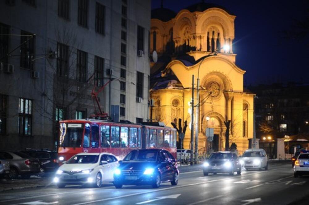NI UVEČE NE POPUŠTA VRUĆINA! U ovim gradovima u 21 čas izmereno više od 30 stepeni, pakleno veče širom Srbije